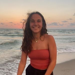 Meet your Posher, Ava